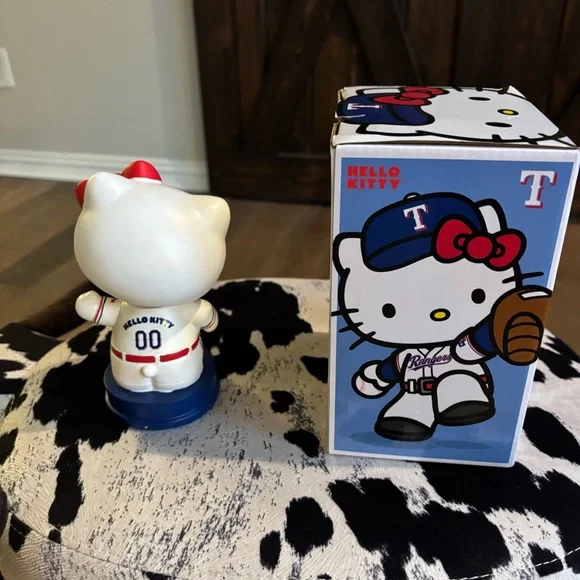 Hello Kitty Texas Rangers Baseball Collectible Bobblehead Sanrio - Picture 2 of 11